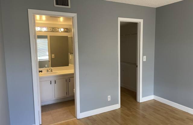 6832 Palmetto Circle S Gallery 2