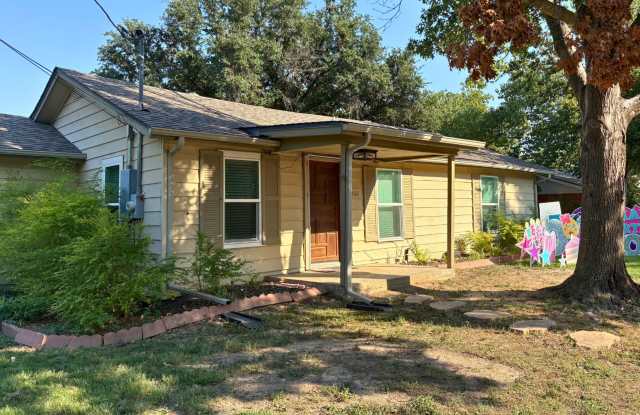 502 Oak St - 502 Oak Street, Sanger, TX 76266