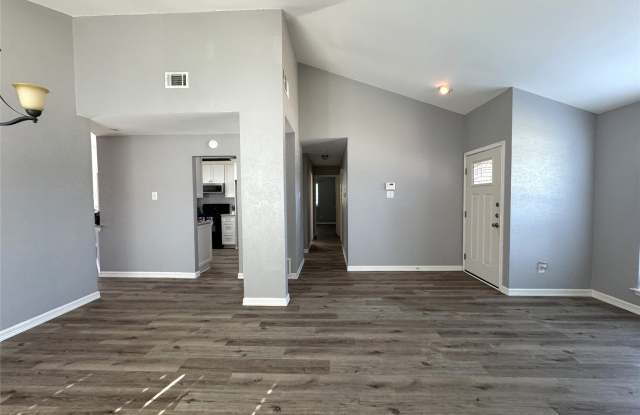 1762 Glencairn Lane Gallery 4