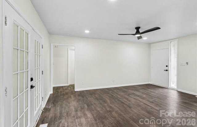 556 Blendwood Drive Gallery 4