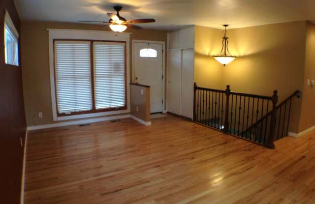 9314 Ridge Rd Gallery 2