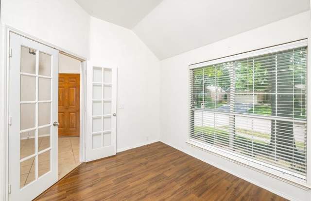 8300 Rayburn Lane Gallery 2