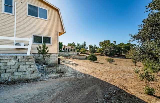 227 1/2 La Cresta Heights Rd - 227 La Cresta Heights Road, Crest, CA 92021