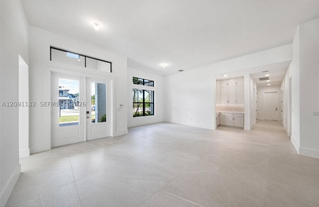 11900 SW 14th Pl Gallery 3