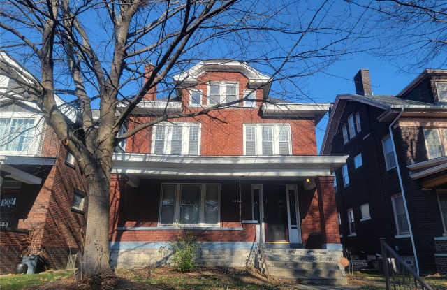 1860 Oak St photos photos