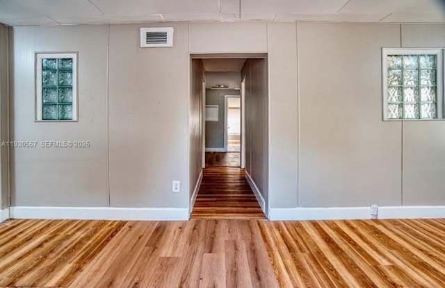 3438 SW 2nd St photos photos