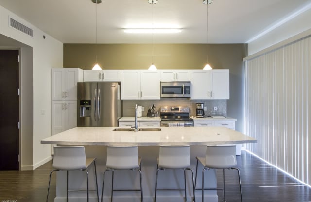 1 West Broadway Luxury Apartments Gallery 2