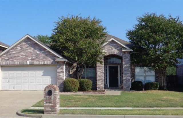 7305 Circle Drive - 7305 Circle Drive South, North Richland Hills, TX 76180