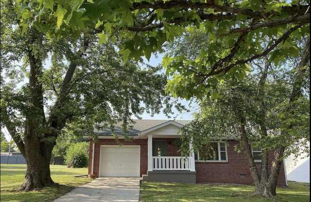 2811 E 15th St photos photos