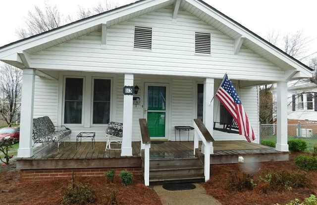 Cute Ranch in Mill Village; Beautifully Maintained. photos photos