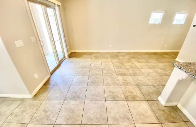 STUNNING 3 BEDROOM 2.5 BATH NEAR RHODES RANCH! Gallery 4