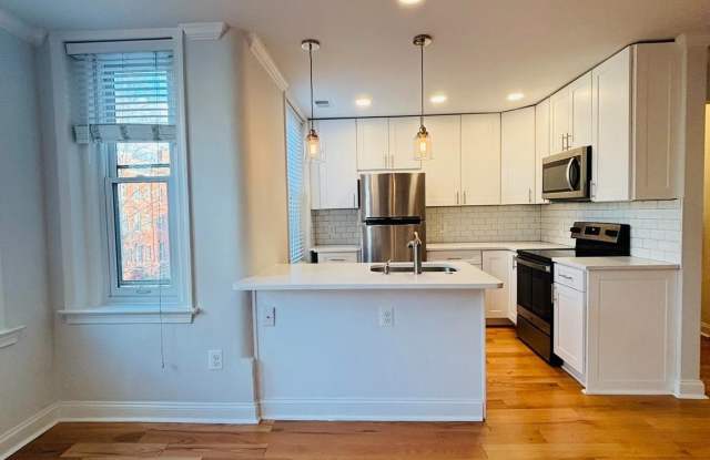 1724 18TH Street NW unit: 3 photos photos