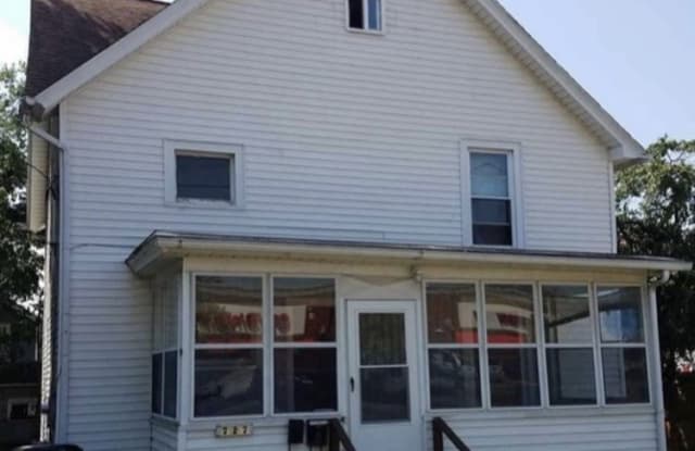 727 W Ganson St Apt 1 - 727 West Ganson Street, Jackson, MI 49201