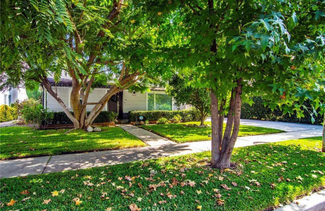 4972 Chimineas Avenue photos photos