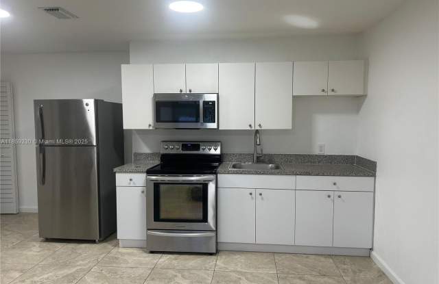 720 NE 1st Pl photos photos