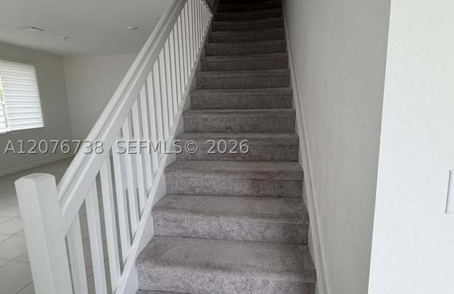 692 SE 13th Ct Gallery 3