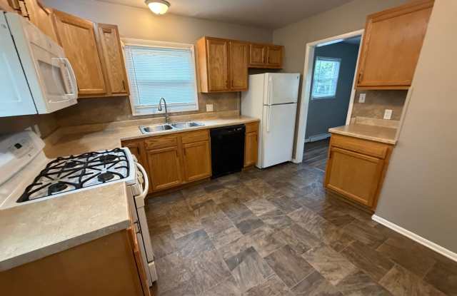 4711 Warsaw St - Great Three Bedroom Home ! Gallery 4