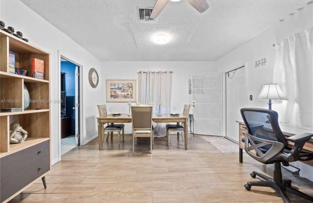 600 NW 99th St photos photos