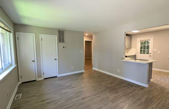 3906 Lexington Gallery 3