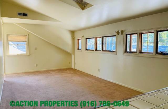 165 South Lincoln Street Unit B Gallery 4