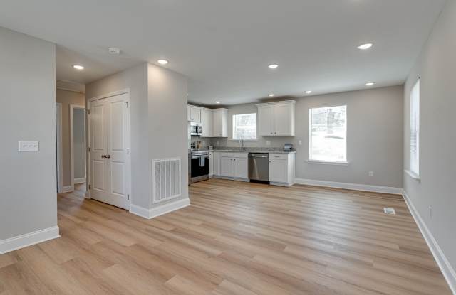 2 BR 1 BA house for Rent Gallery 4