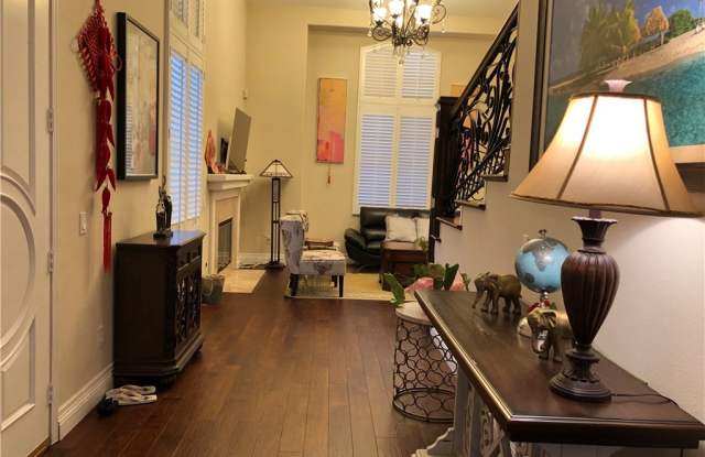 723 Fairview Avenue Gallery 4