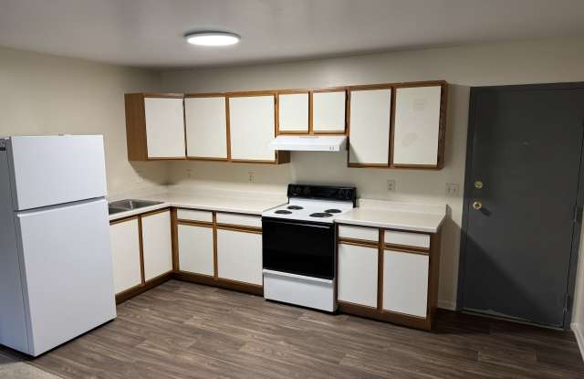 1130 Minns Drive - 8 photos photos