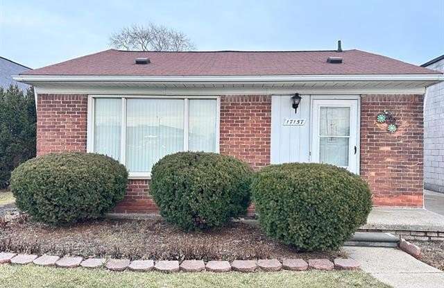 17157 Fort Street photos photos