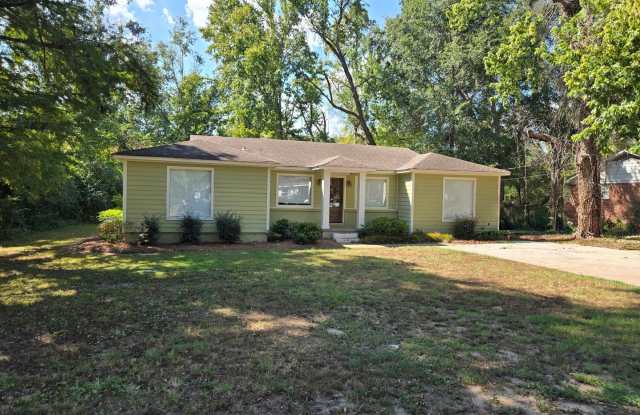 4BR/2BA Home Gallery 1