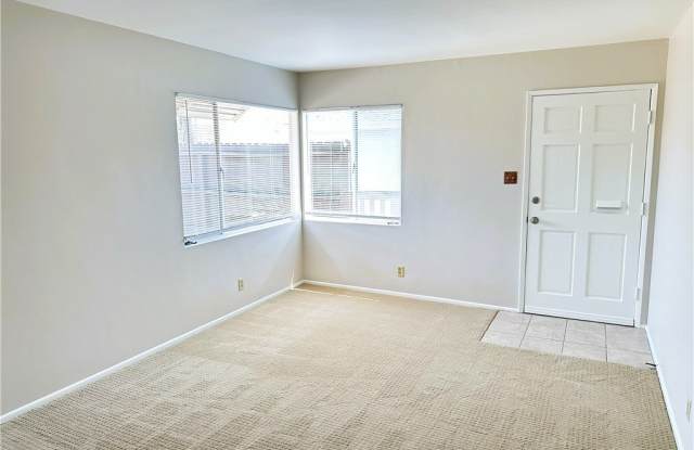 206 S West St photos photos