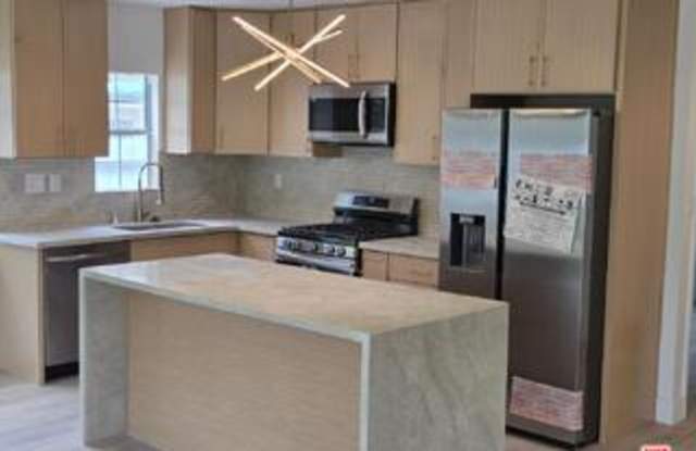 8519 Yolanda Avenue Gallery 4