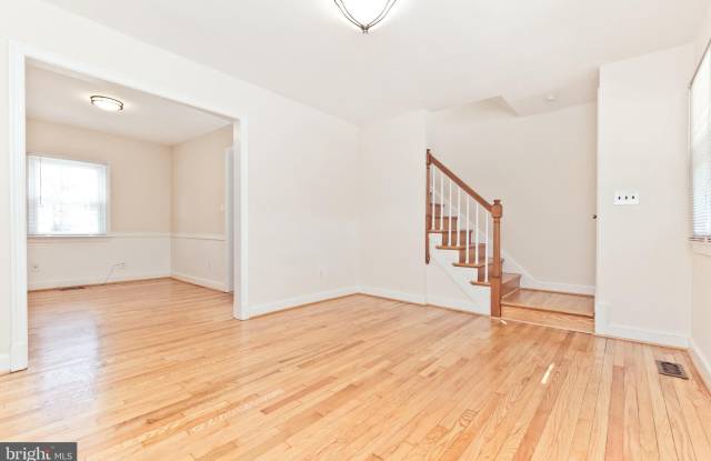1044 N MONROE STREET Gallery 2