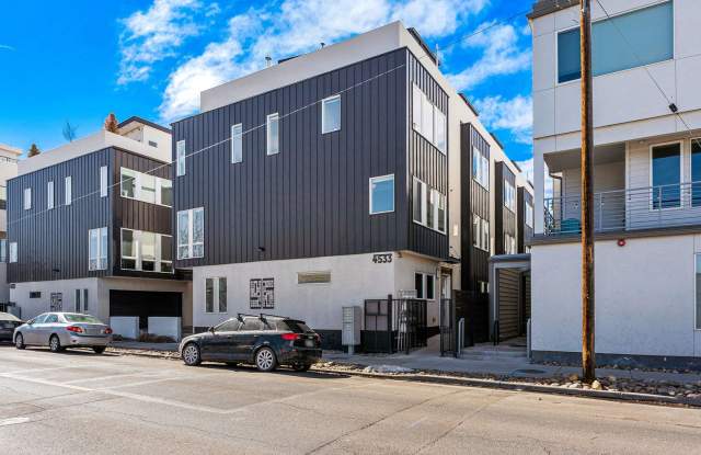 ROOFTOP DECK + spacious END UNIT townhome in Berkeley Neighborhood! photos photos