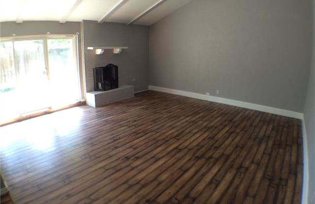 1603 Lieschen Court Gallery 2
