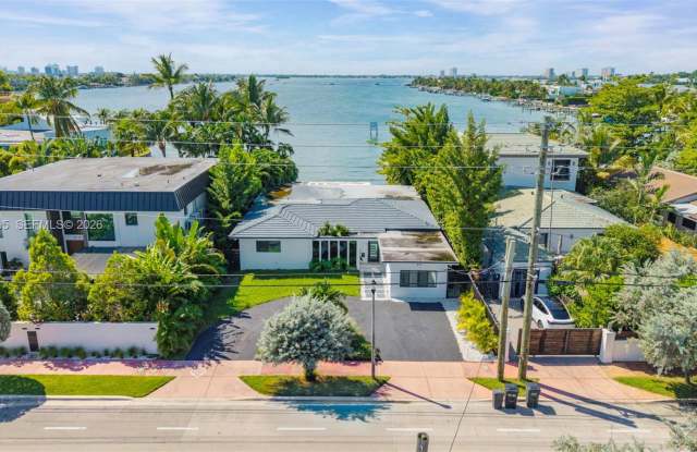 8220 Hawthorne Avenue photos photos
