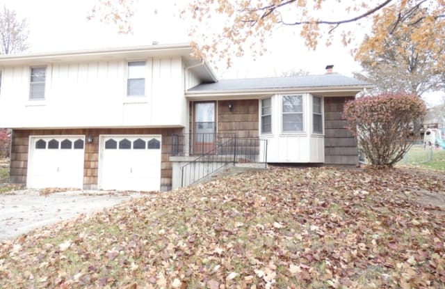 8411 North Pomona Avenue - 8411 North Pomona Avenue, Kansas City, MO 64153