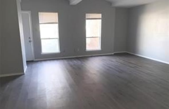 3101 Rufe Snow Gallery 1