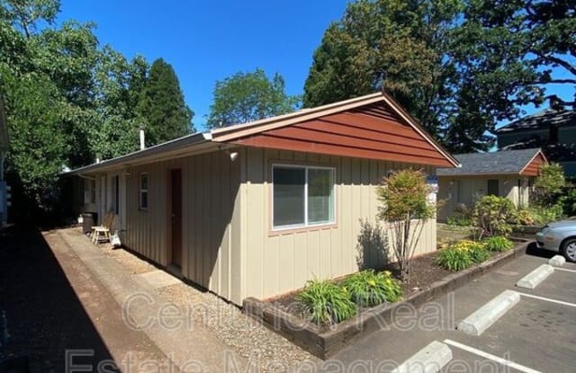 1145 Saginaw St SE - 1145 Saginaw Street South, Salem, OR 97302