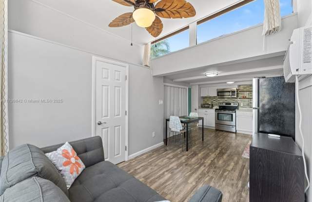 2618 Monroe St photos photos