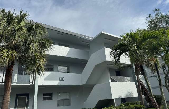 8370 Sands Point Blvd - 8370 Sands Point Boulevard, Tamarac, FL 33321