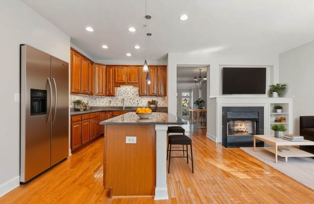 1022 Crestfield Dr Gallery 4