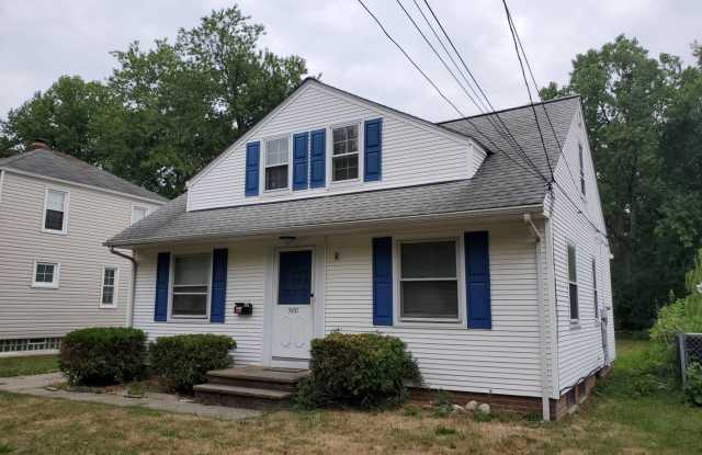 Charming 4-Bedroom Property in Prime Location photos photos