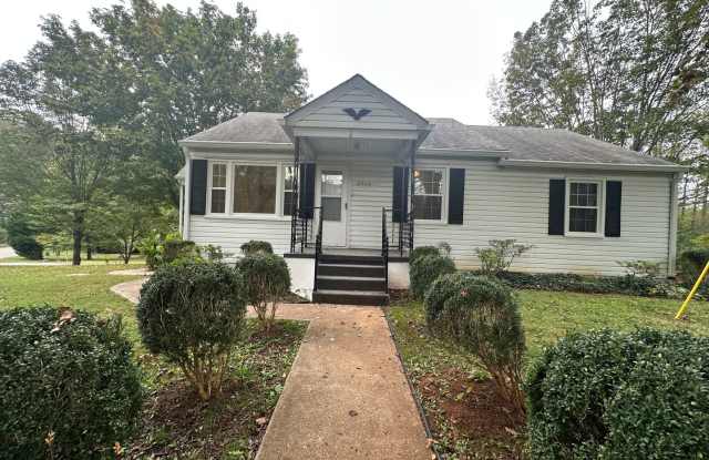 One Level House off Odd Fellows Road - 2533 Mayflower Drive, Lynchburg, VA 24501