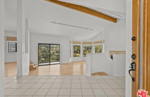 3665 Alta Mesa Drive Gallery 3