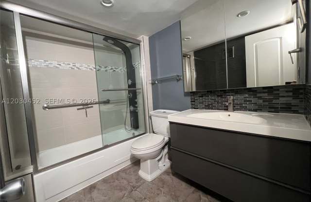 136 NE 19th Ct Gallery 4