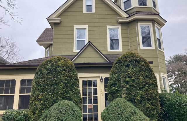 232 W BROAD STREET - 232 West Broad Street, Paulsboro, NJ 08066