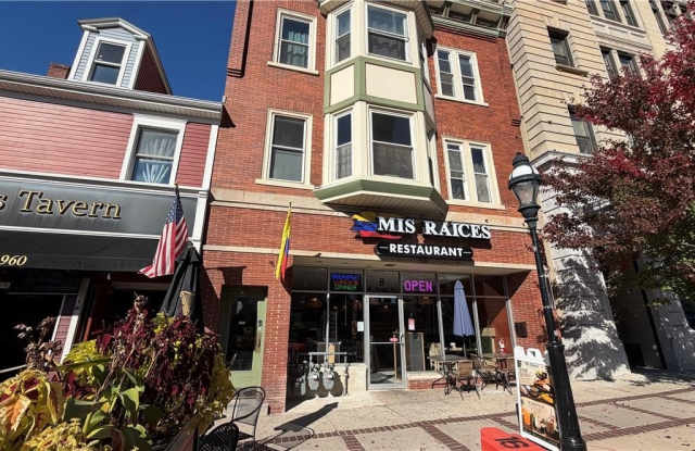 8 W Broad Street Gallery 2