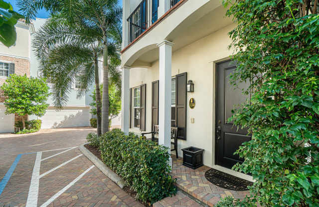 125 Lily Lane Gallery 3
