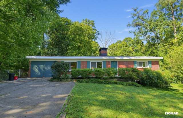 Charming 3BR Duplex in Decatur Gallery 3