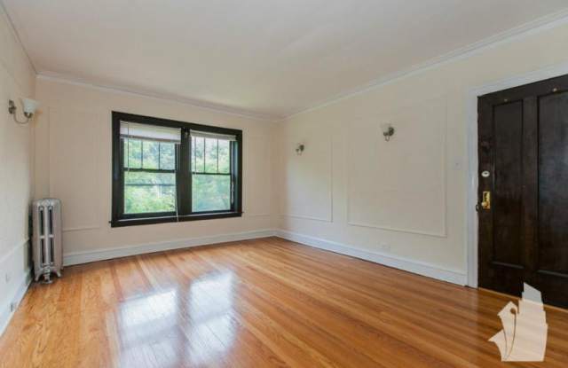 4606 North Winchester Avenue Gallery 2